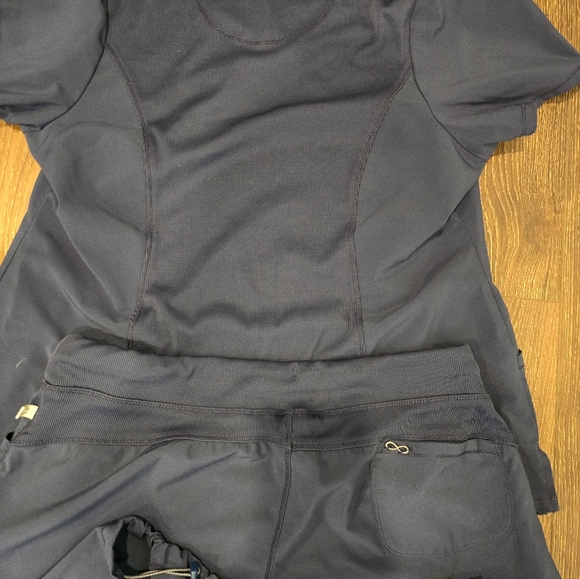 Navy Blue Cherokee Infinty - Picture 6 of 6